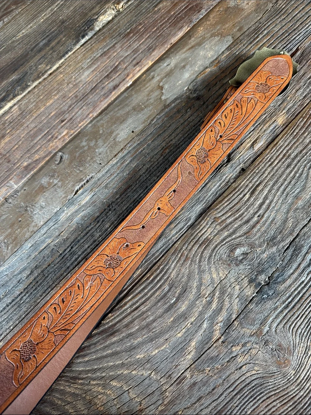 Retro style Faux leather tooled western rodeo belt with Gold Longhorn Buckle